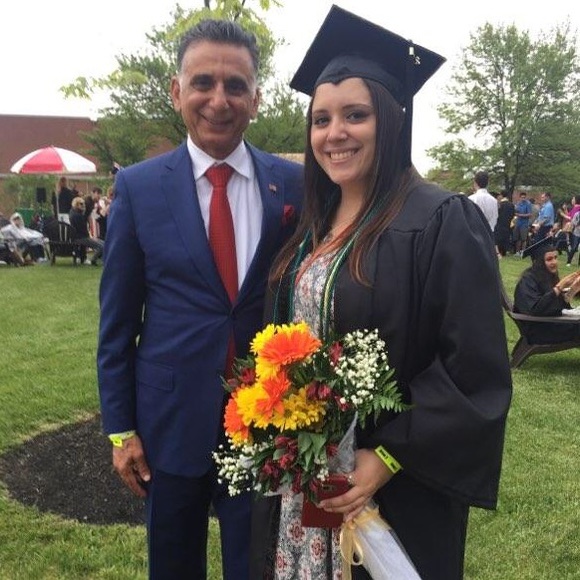 Meet your Posher, Katy - Picture 2 of 2